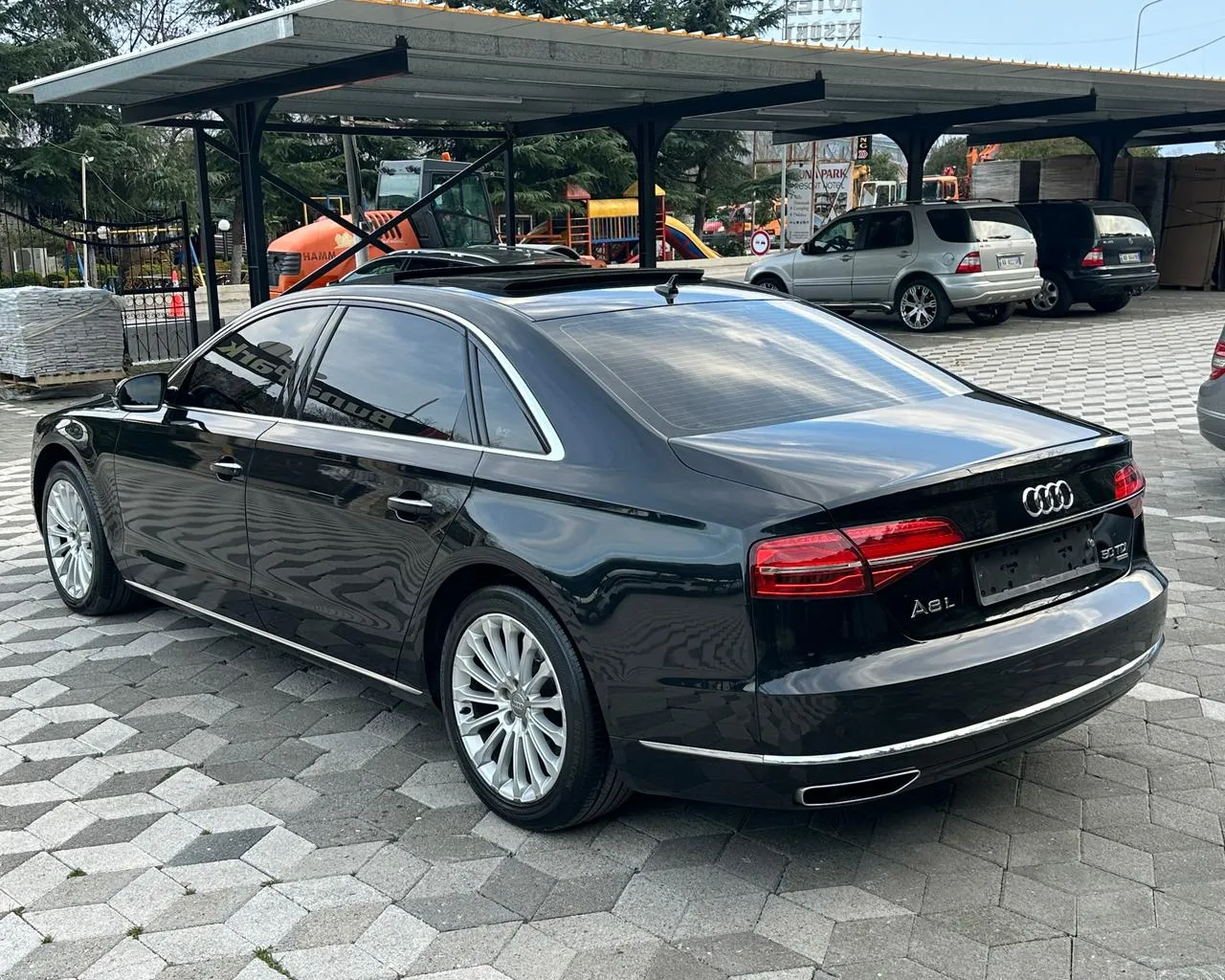 Audi A8L 3.0 naft