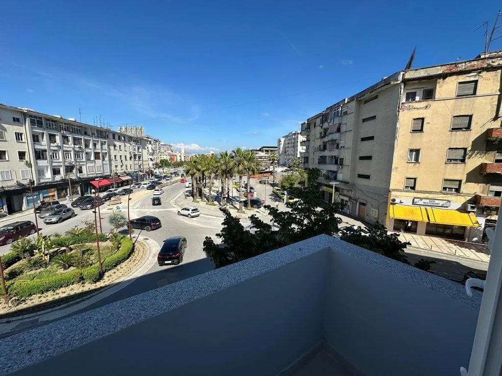 AMBIENT PER QIRA TEK STACIONI TRENIT, DURRES !-3