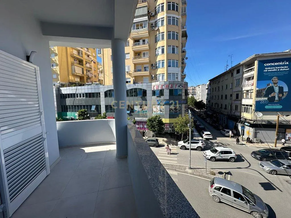 AMBIENT PER QIRA TEK STACIONI TRENIT, DURRES !-4
