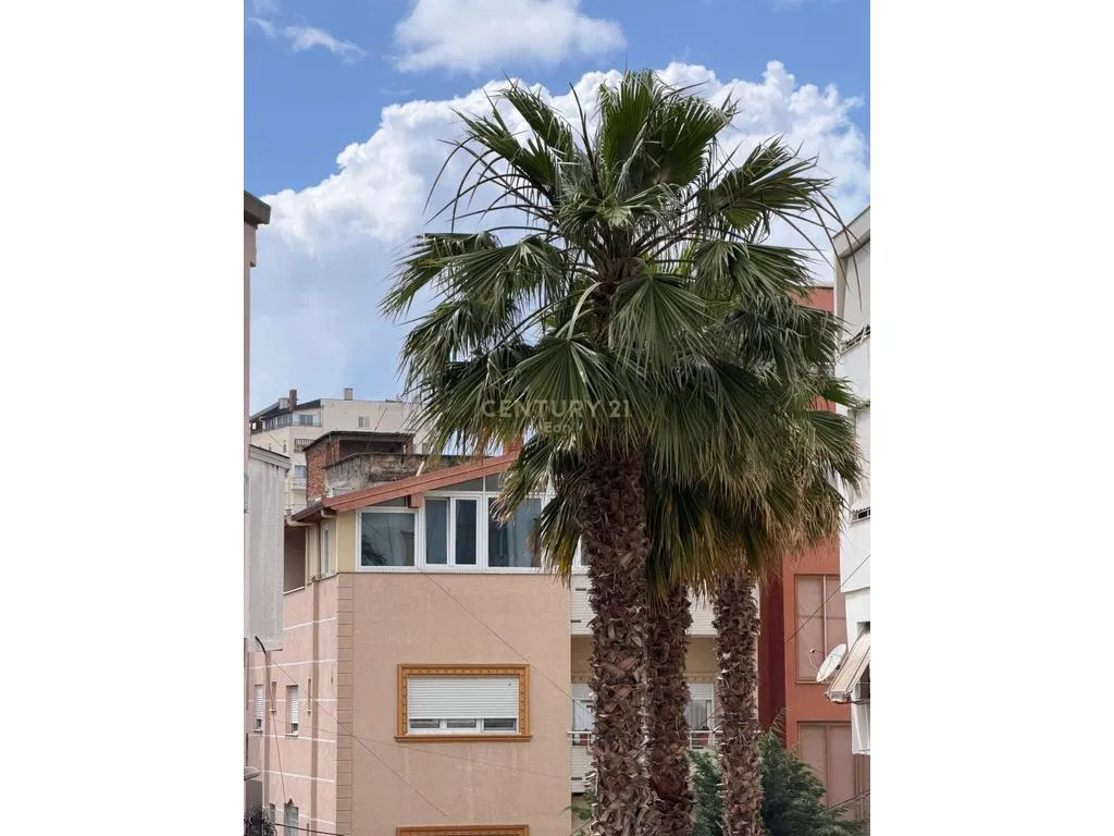 Jepet me qira apartament 1+1 ne Bulevard, Durres