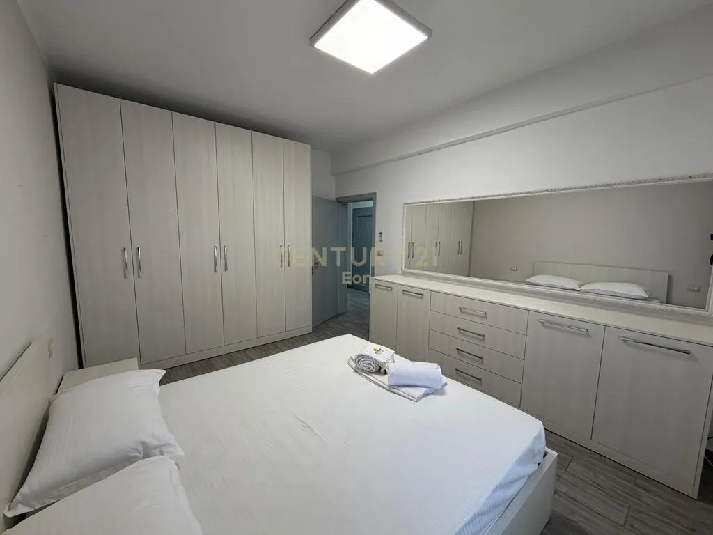 Jepet me qira apartament 1+1 ne Bulevard, Durres-1