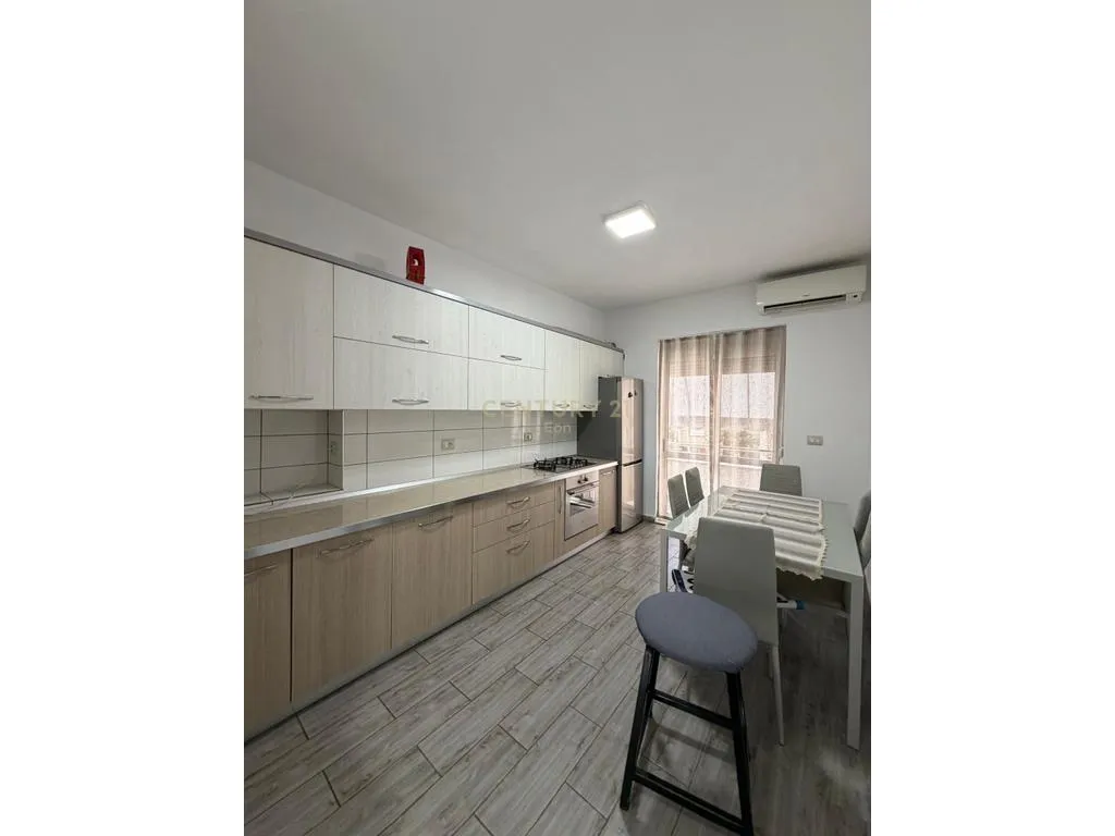 Jepet me qira apartament 1+1 ne Bulevard, Durres-2