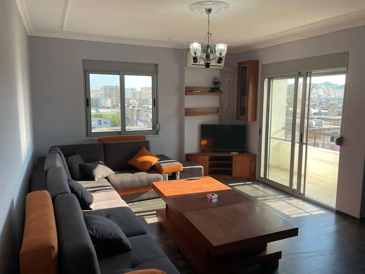 JEPET ME QIRA APARTAMENT 2+1 TEK STADIUMI DURRES
