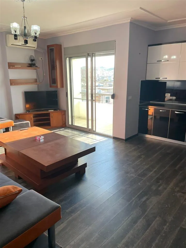 JEPET ME QIRA APARTAMENT 2+1 TEK STADIUMI DURRES-1
