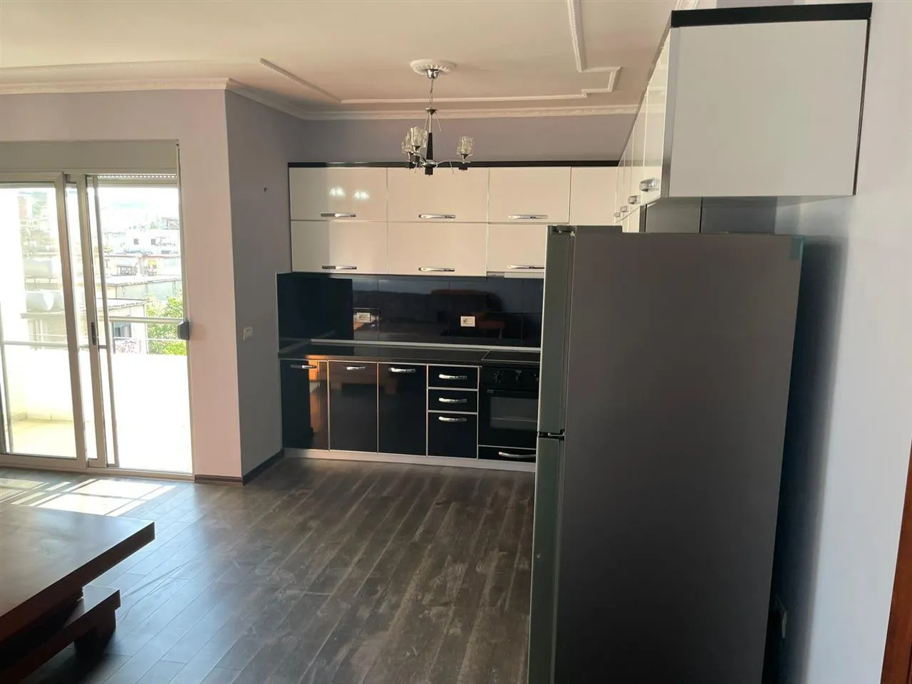 JEPET ME QIRA APARTAMENT 2+1 TEK STADIUMI DURRES-3