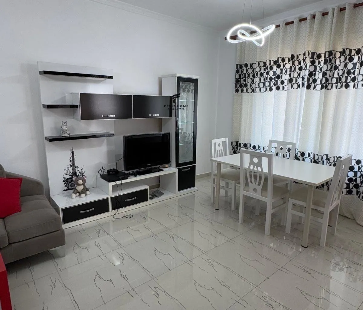 APARTAMENT ME QERA 2+1 SAUK 60.000 LEKE-1