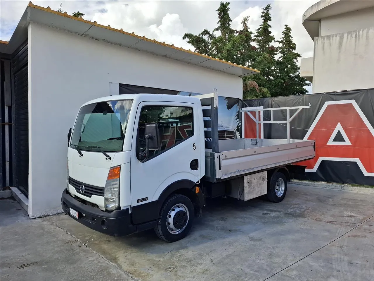 Nissan cabstar viti kamiocin 2011