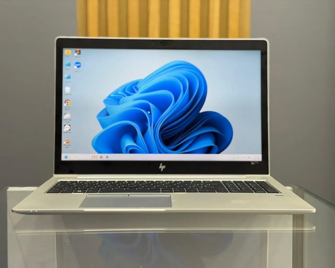 HP ELITEBOOK 15.6 (256/16)