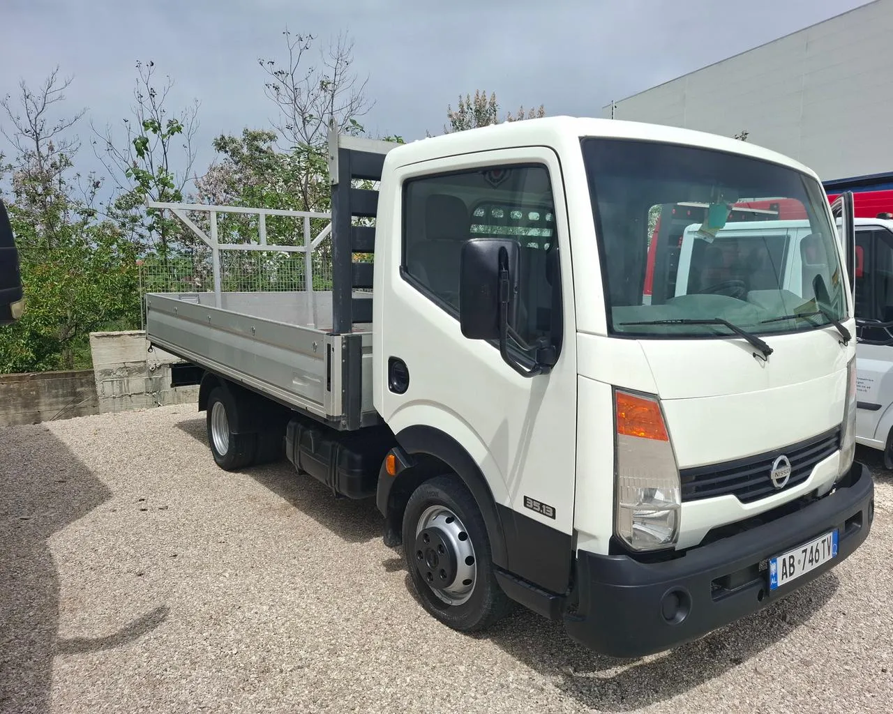 Nissan cabstar viti 2012