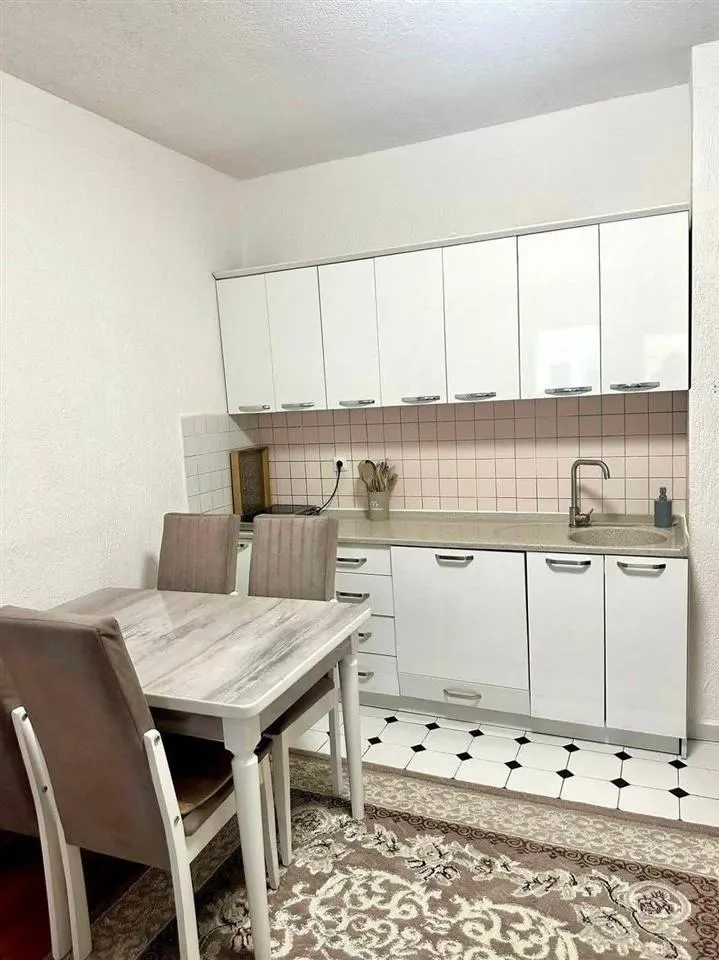 Shitet Banesë e Re dhe Moderne Fushë Kosovëte Posta