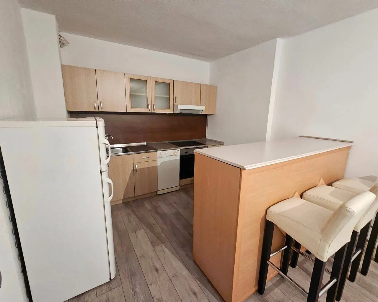Ipet me qera banesa 3 dhomëshe 80m2 Fushë Kosovë-1