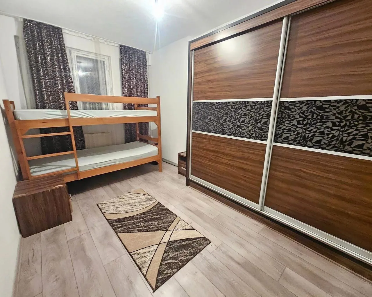Ipet me qera banesa 3 dhomëshe 80m2 Fushë Kosovë-5