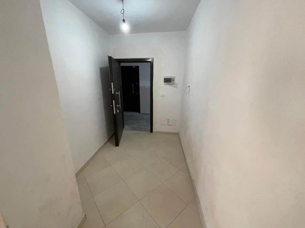 SHITET APARTAMENT 2+1 TEK STACIONI I TRENIT !-4