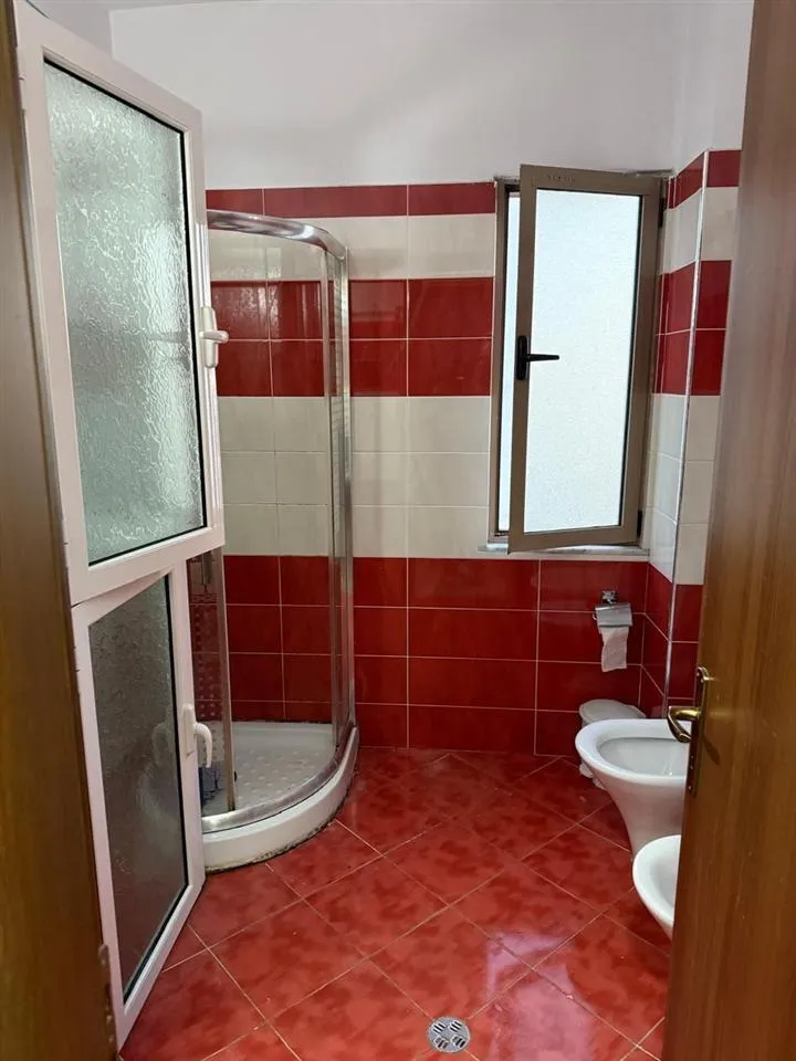 APARTAMENT ME QERA 1+1 YZBERISHT 40.000 LEKE-1
