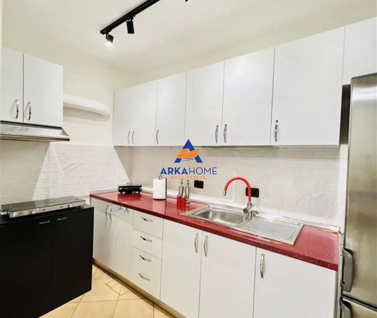 SHITET APARTAMENT 1+1 RRUGA GJIK KUQALI, PRANË STADIUMIT DI-2