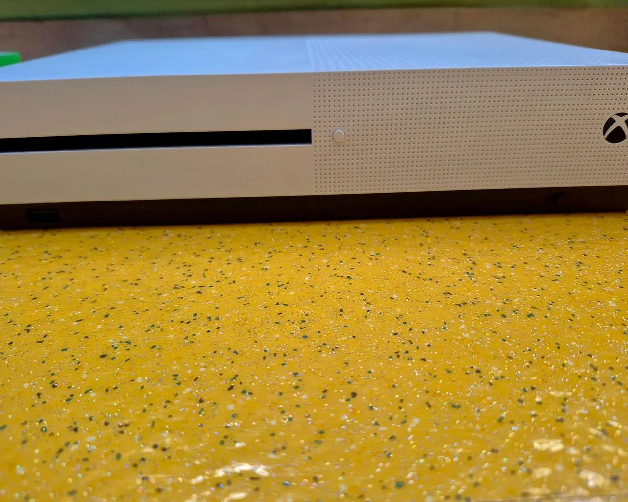 SHITET XBOX ONE S 1TB-1