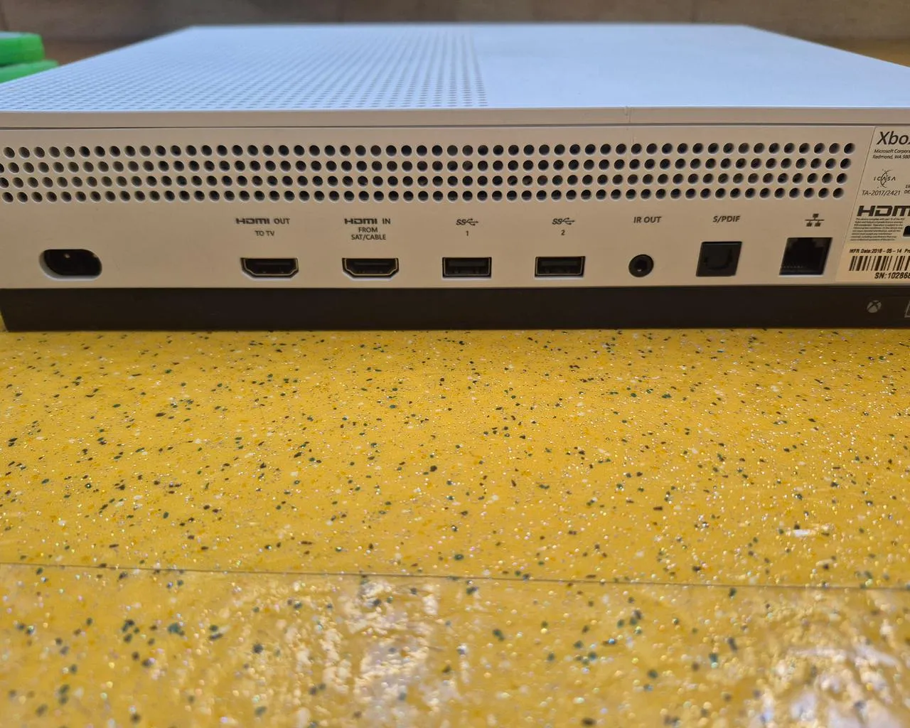 SHITET XBOX ONE S 1TB-2