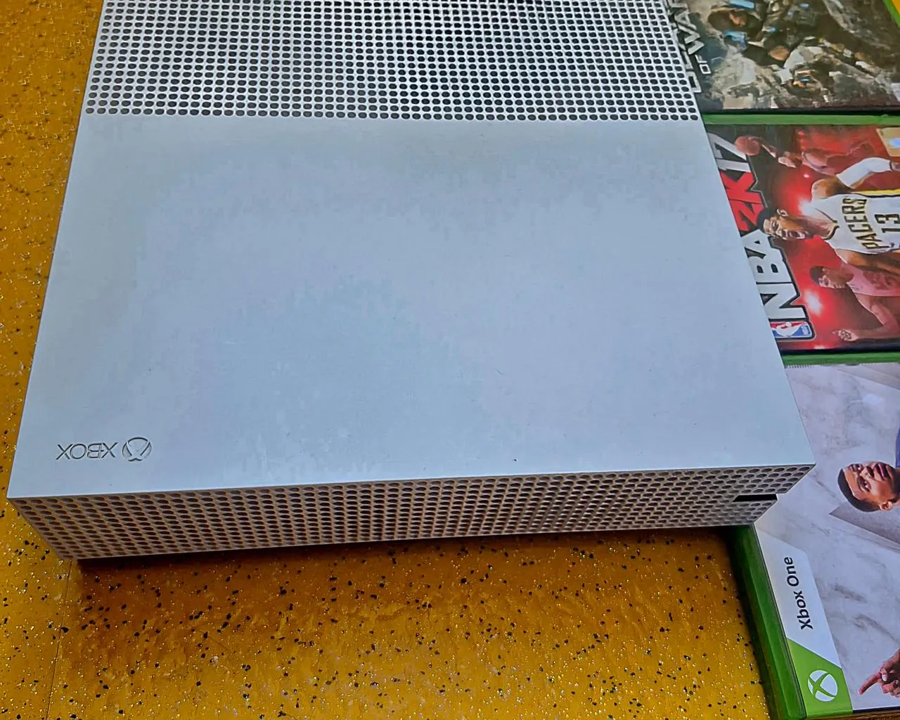 SHITET XBOX ONE S 1TB-4