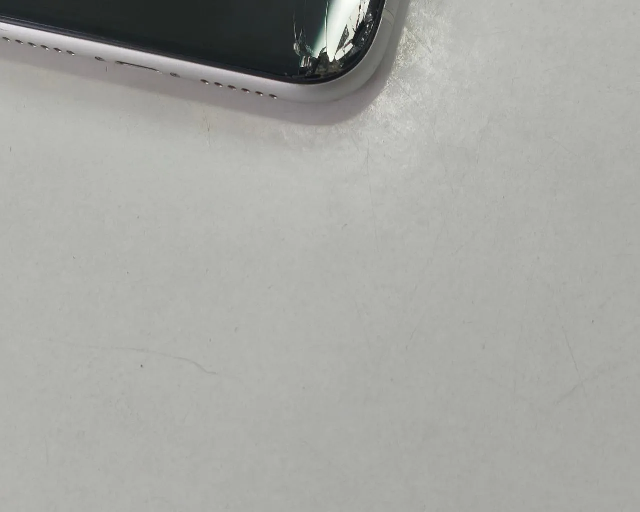 ShiturAPPLE IPHONE XR 64GB, WHITE, BATERI 78%,sim unlocked-3