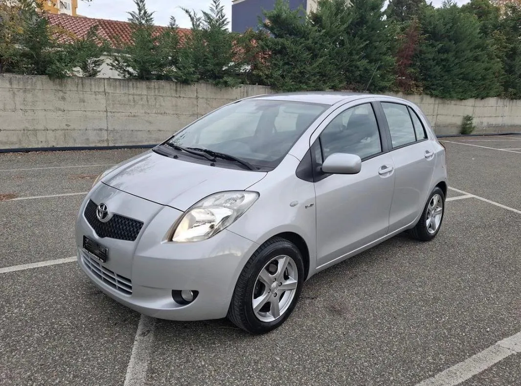 Shitet Toyota yaris 2009