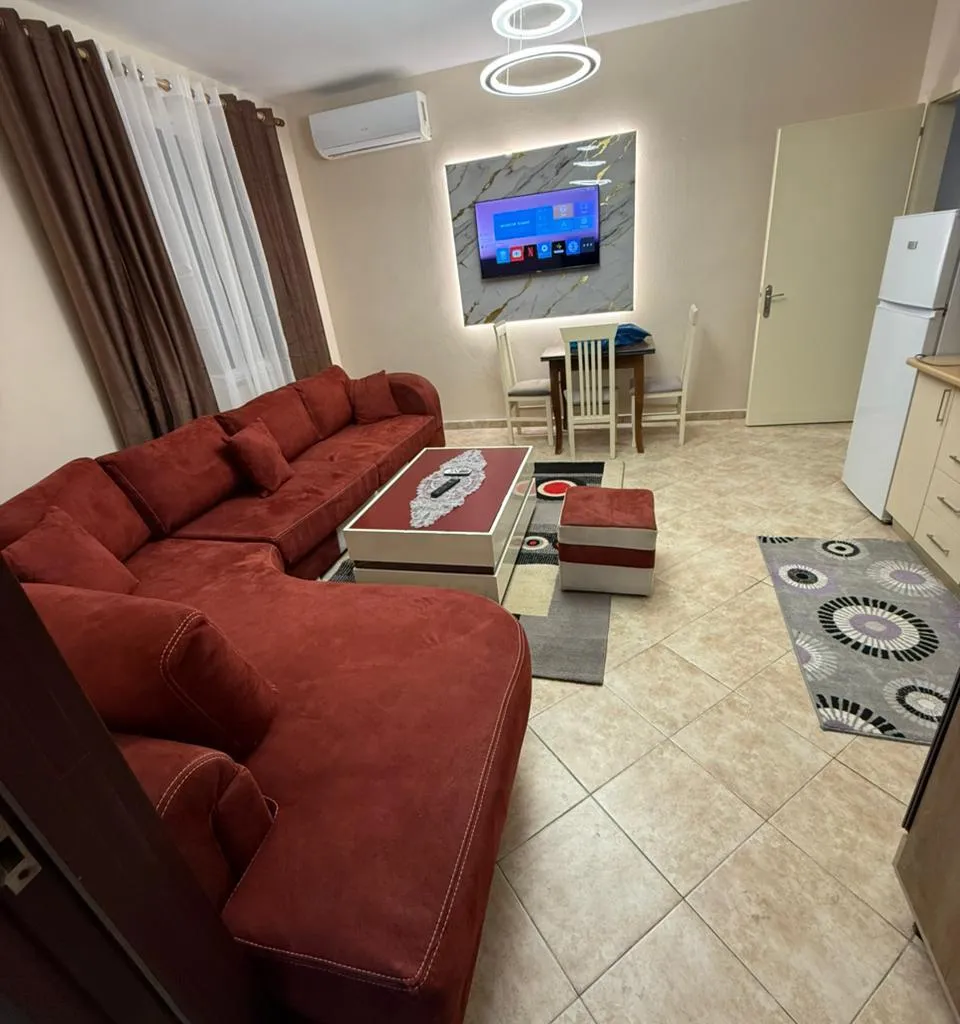 Jepet apartament per qira 2+1 Astir Vila L
