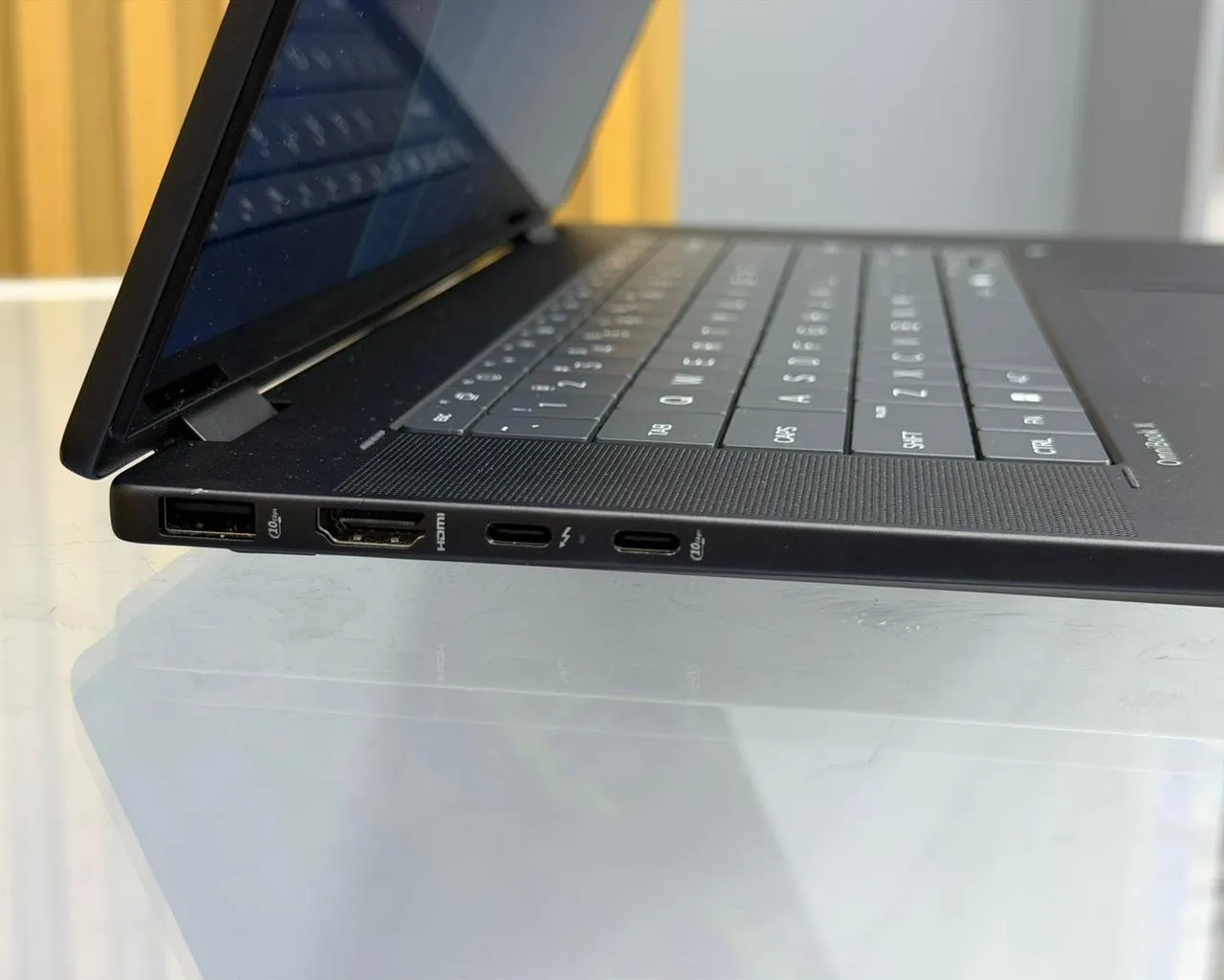 HP OMNIBOOK ULTRA 7-4