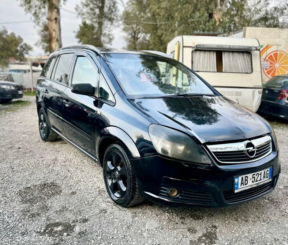 Opel Zafira 1.9 Naft Automatike 2006