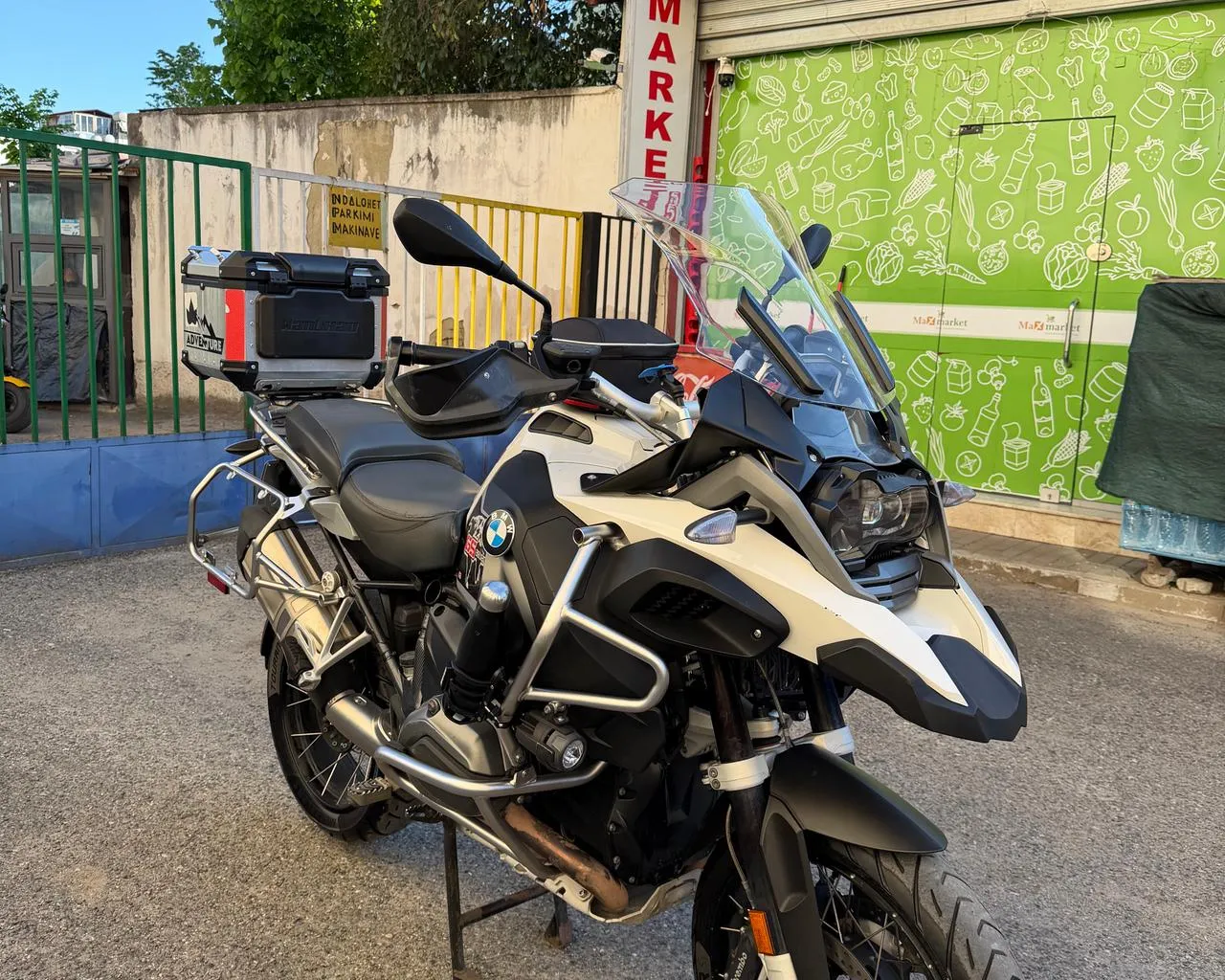 Shitet ose nderrohet Bmw gs ADV