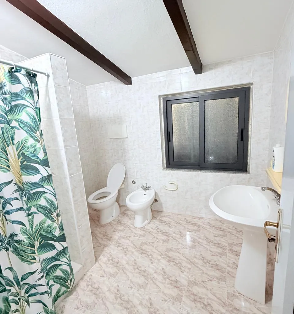 JEPET ME QERA APART-HOTEL NE ZONEN HEKURUDHA, PLAZH-5