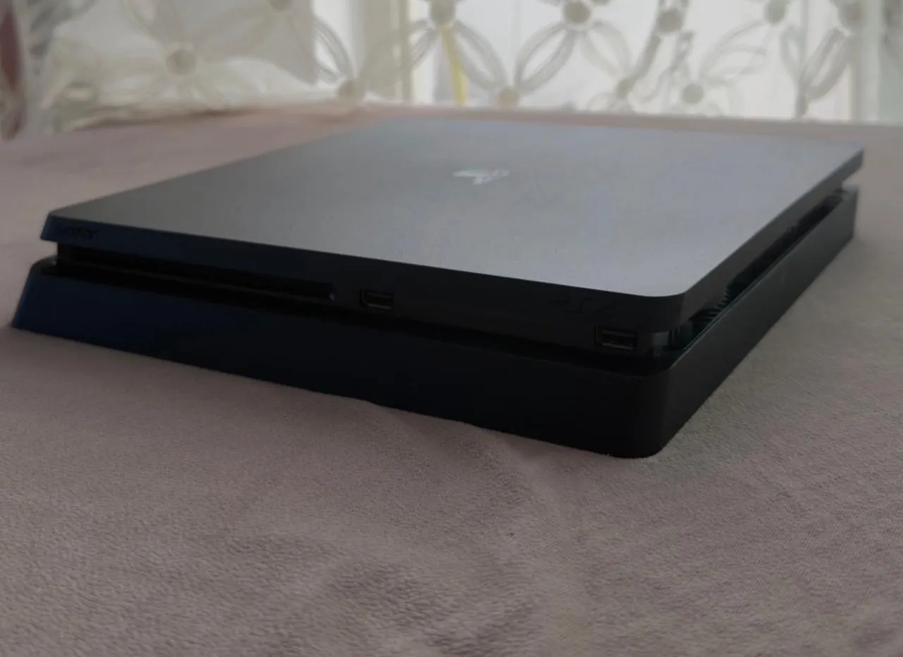 Ps4(1Tb/15Lojra/CallofDutyFortnite etj)-2