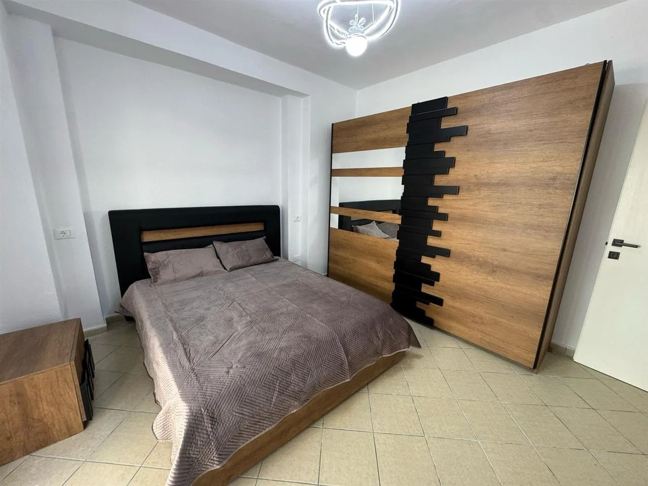 SHITET APARTAMENT PAMJE DETI GOLEM-3