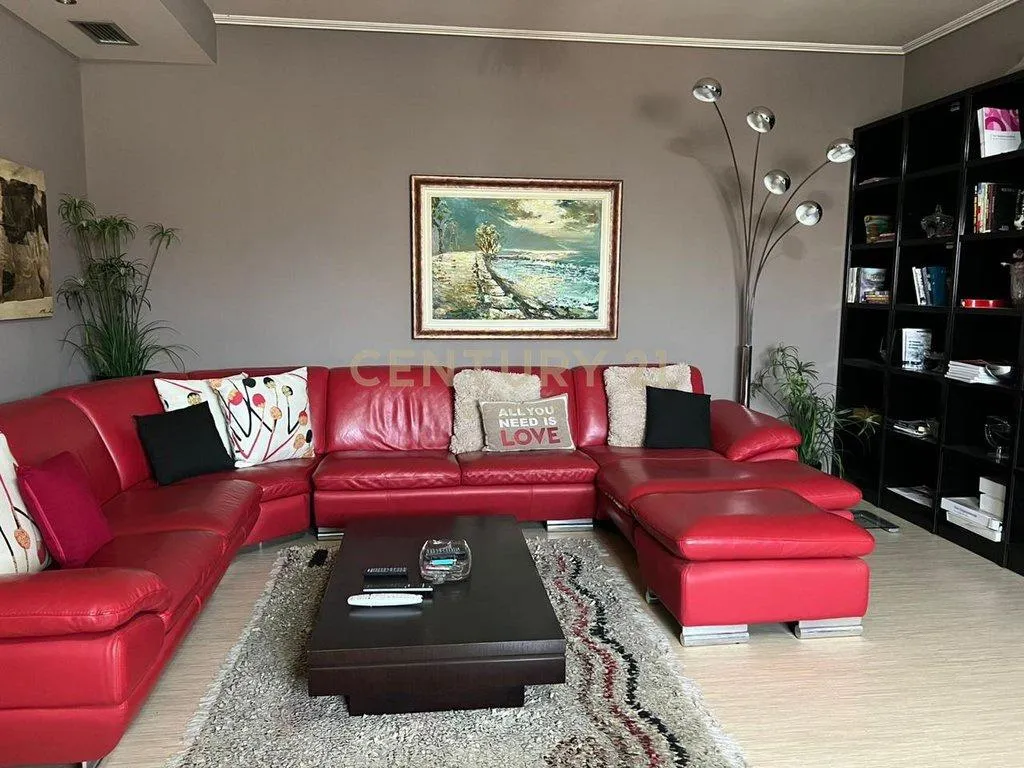 ISH EKSPOZITA, JAPIM ME QIRA APARTAMENT