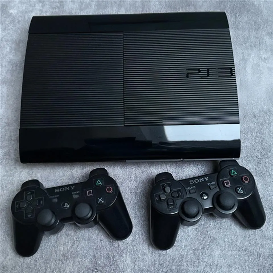 PS3 Super Slim me Cip 70 Lojera