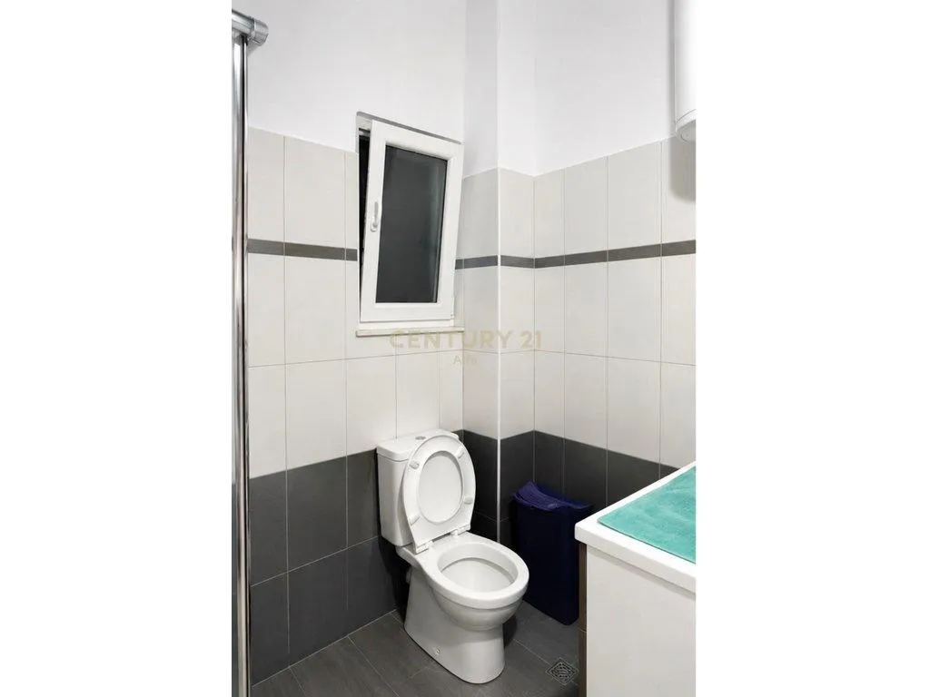 Shitet apartament 2+1 ne hyrje te Freskut!-3