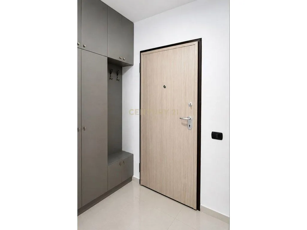 Shitet apartament 2+1 ne hyrje te Freskut!-4