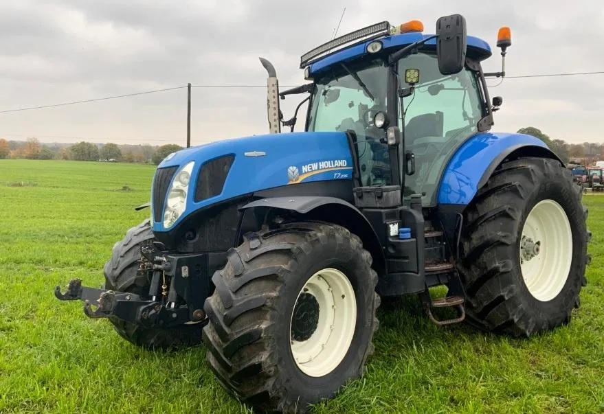2016 New Holland T7.235