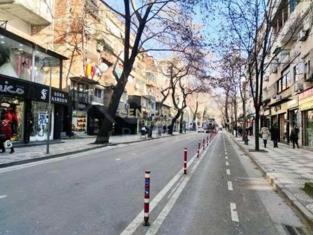 JAPIM ME QIRA APARTAMENT 3+1 NE MYSLYM SHYR !