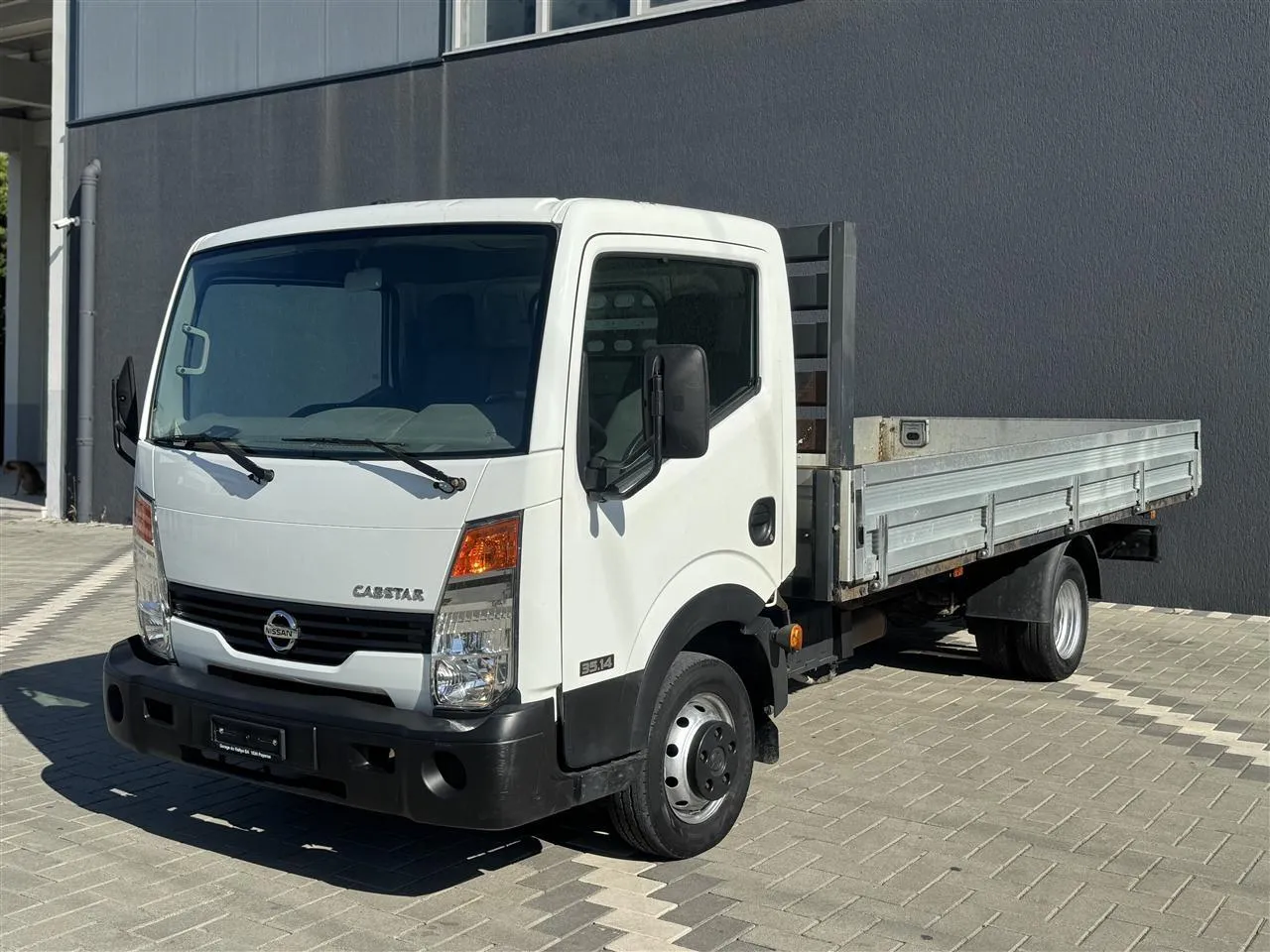 Nissan Cabstar 2012