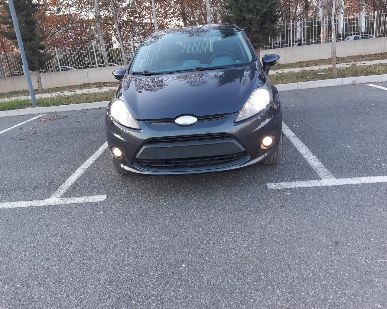 shitet ford fiesta 1.4 benzin gaz kamio automatike 2010