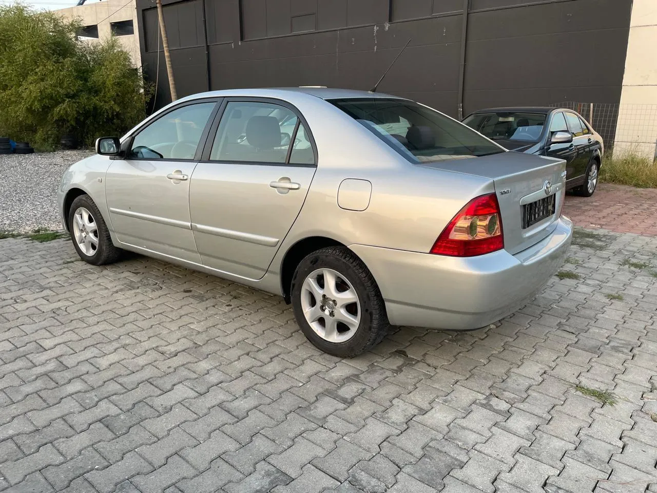 shitet toyota corolla 1.4tdi kamio automatike 2006