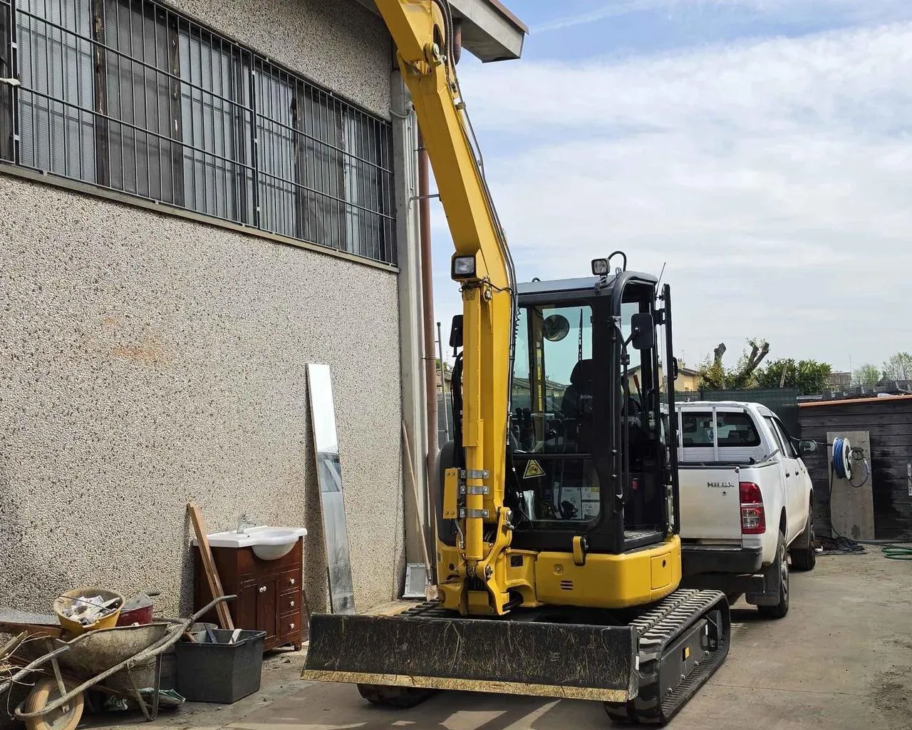 Skavator komatsu 3.5 2026