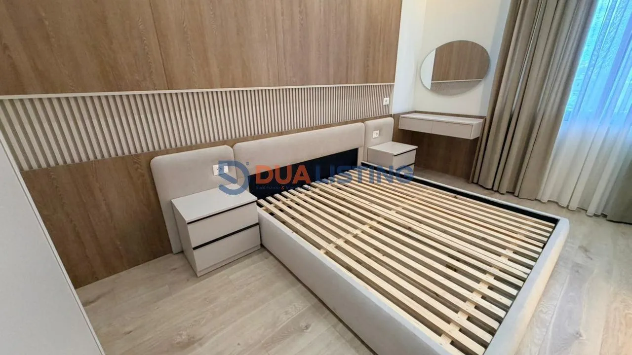 Shitet Apartament Modern 2+1 , 21 Dhjetori!-5