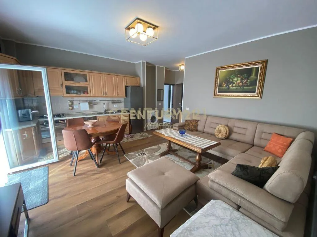 0697603180JEPET ME QERA SUPER APARTAMENT NE PLAZH DURRES ME-4