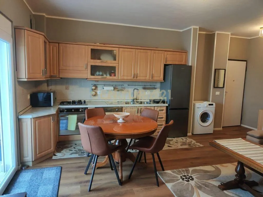 0697603180JEPET ME QERA SUPER APARTAMENT NE PLAZH DURRES ME-5