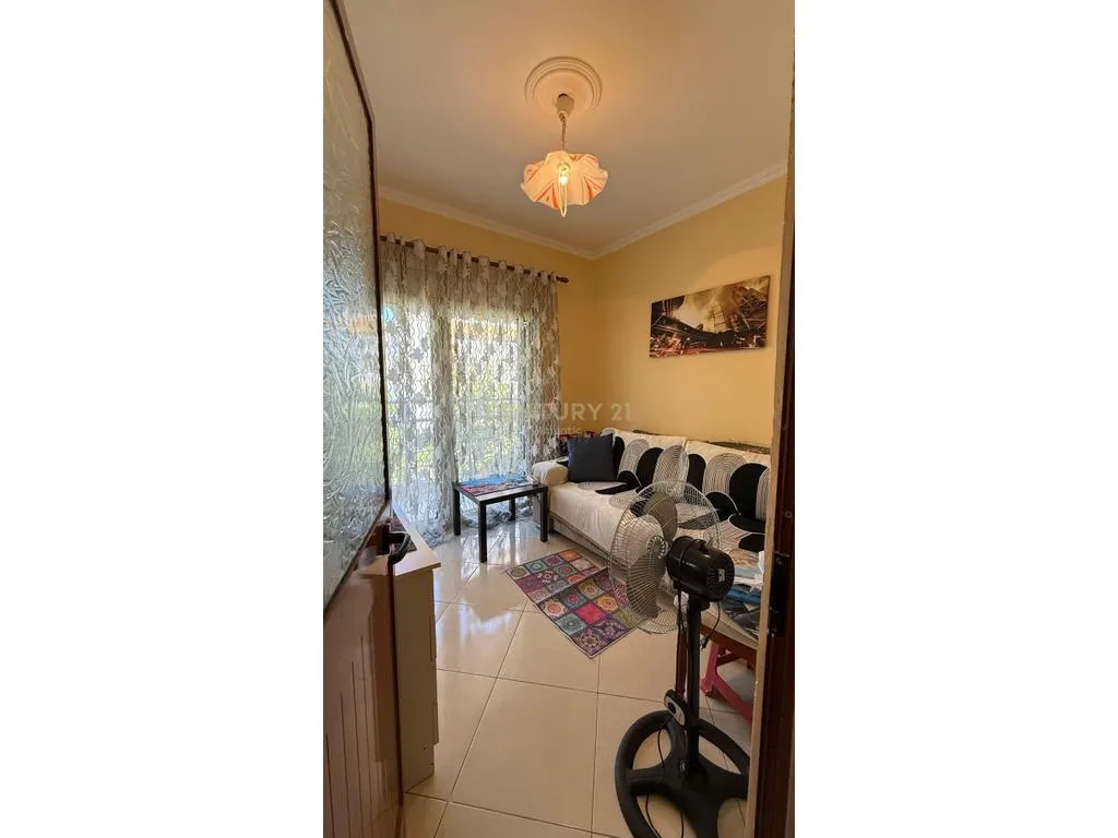 + Apartament 2+1 Me Qira në Plazh, Durrës 20M La-3