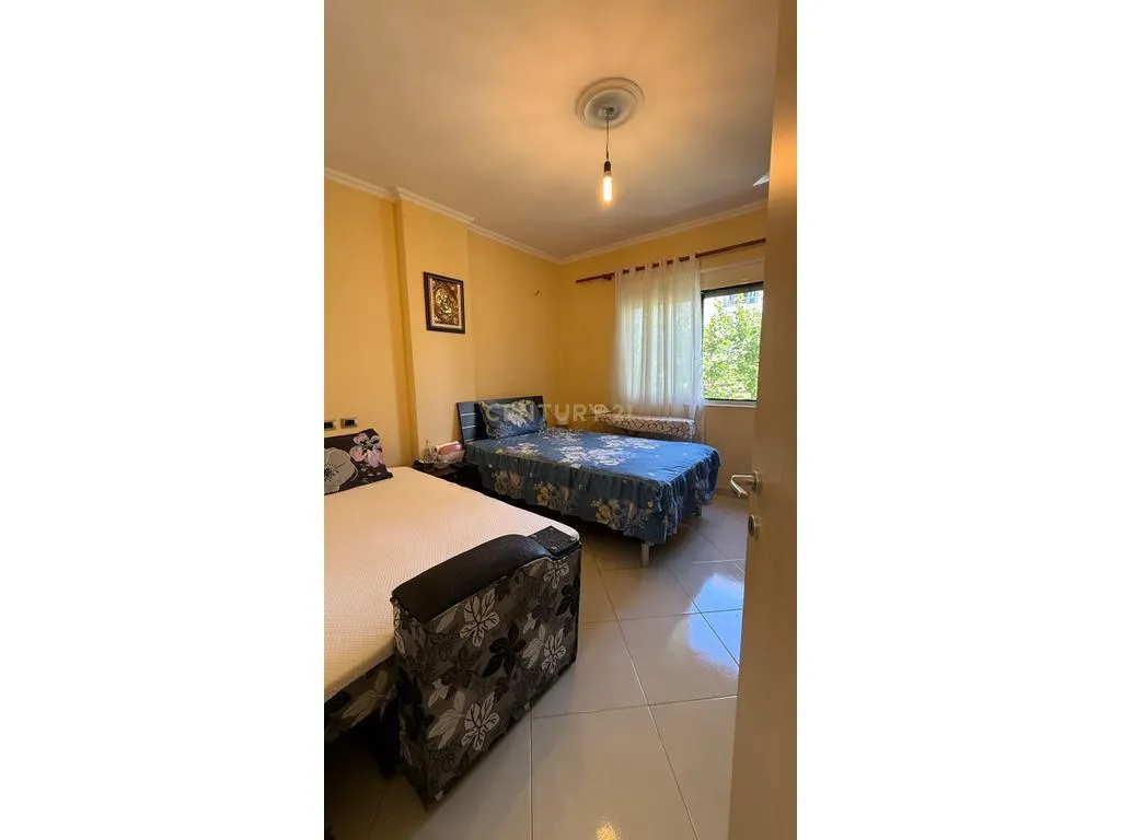 + Apartament 2+1 Me Qira në Plazh, Durrës 20M La-4